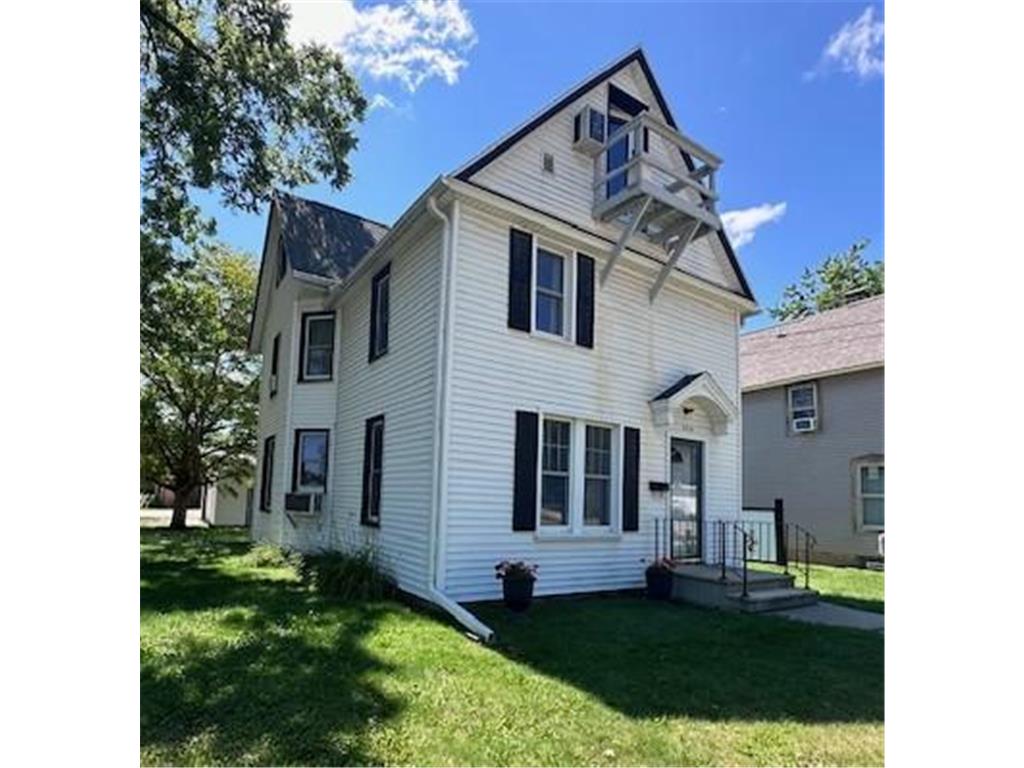 424 Main Street E Caledonia MN 55921 6583563 image1