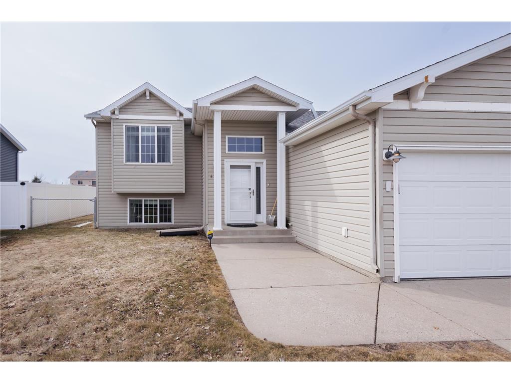 4241 17th Street S Moorhead MN 56560 7042336 image1