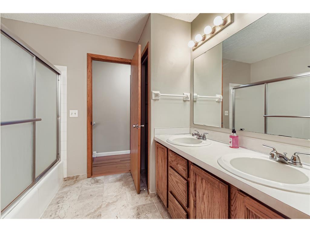 4241 Blackhawk Road Eagan MN 55122 6819751 image18