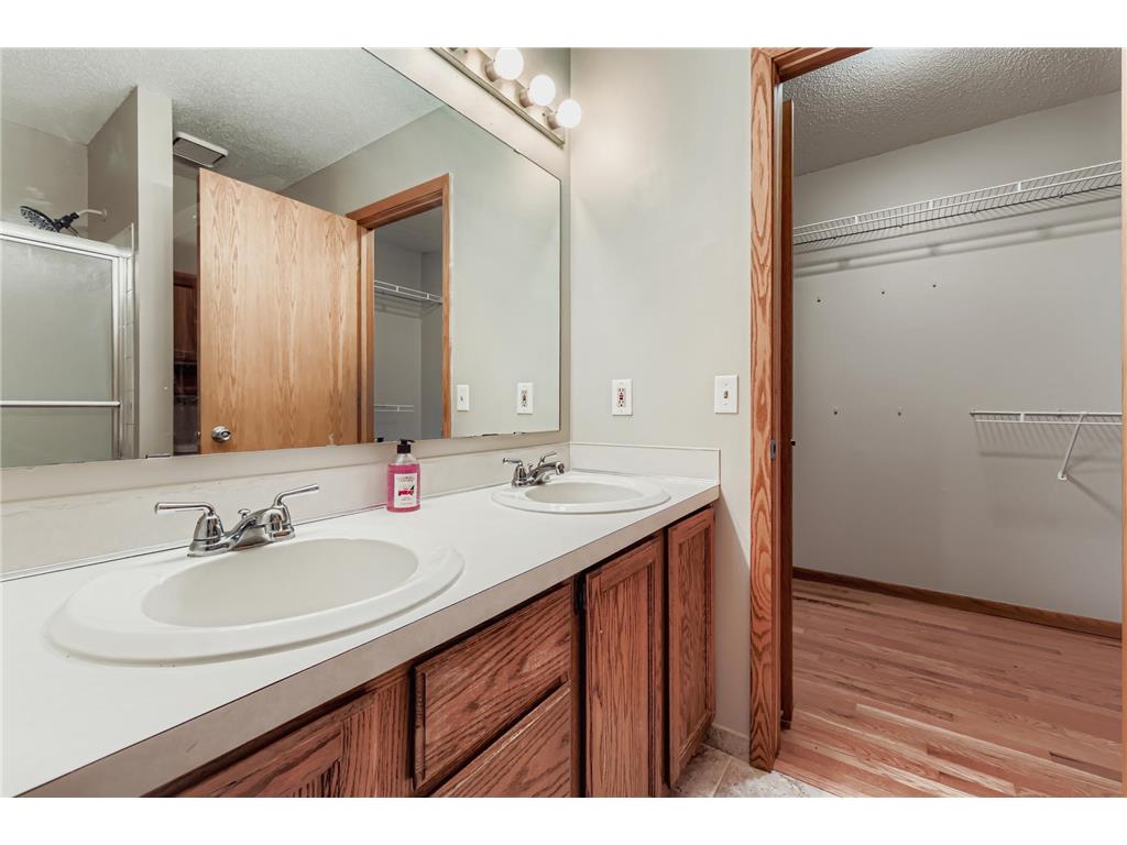 4241 Blackhawk Road Eagan MN 55122 6819751 image19