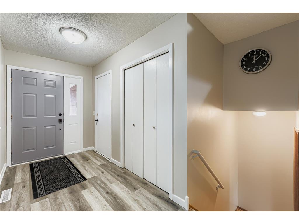 4241 Blackhawk Road Eagan MN 55122 6819751 image3