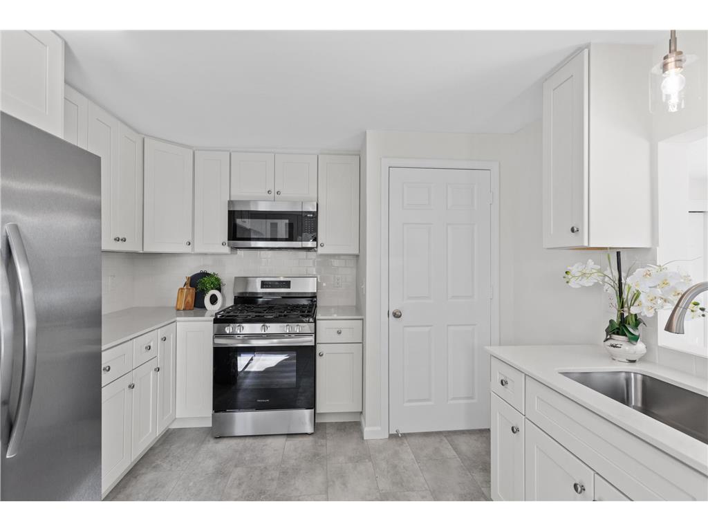 4241 Yosemite Avenue S Saint Louis Park MN 55416 7048132 image9