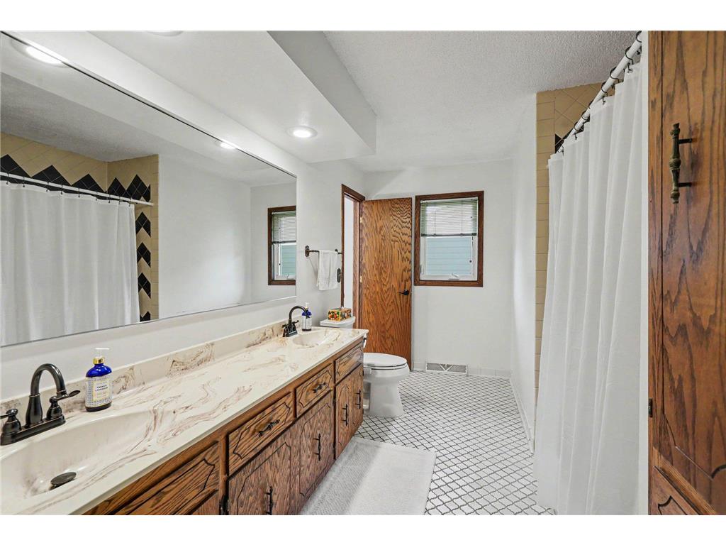 4242 Grimes Avenue N Robbinsdale MN 55422 7103859 image14