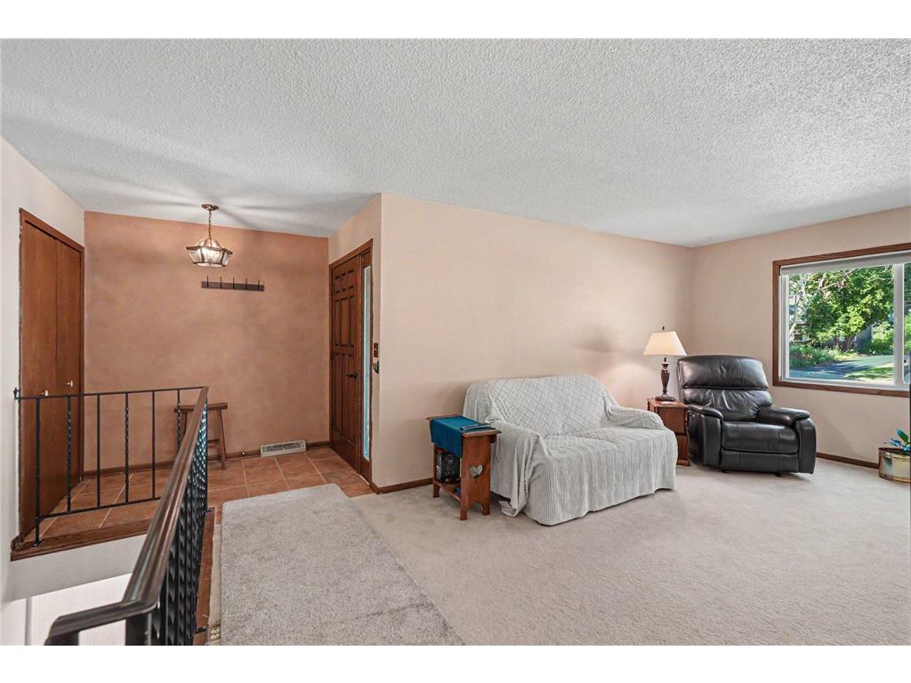 4242 Grimes Avenue N Robbinsdale MN 55422 7103859 image4