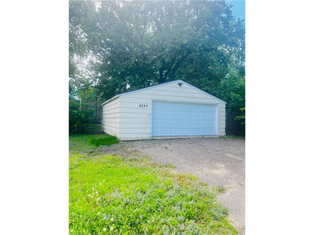 4245 Welcome Avenue N Crystal MN 55422 7079788 image3