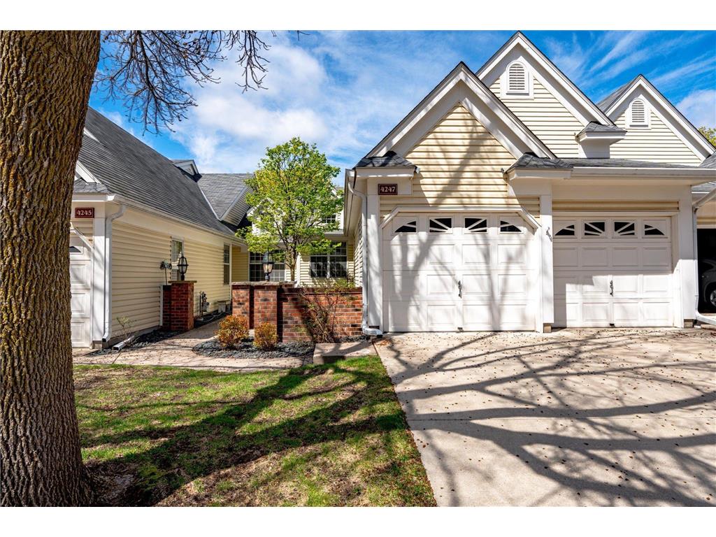 4247 Pond View Drive White Bear Twp MN 55110 6578868 image1