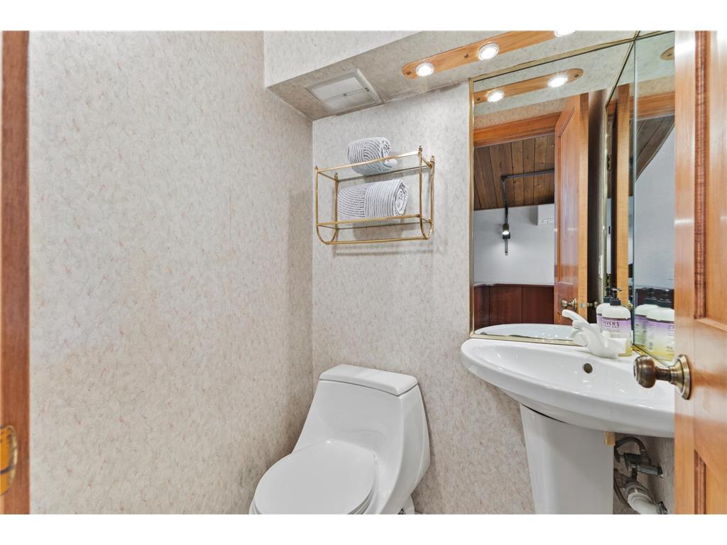 4249 Aldrich Avenue S Minneapolis MN 55409 7058551 image17