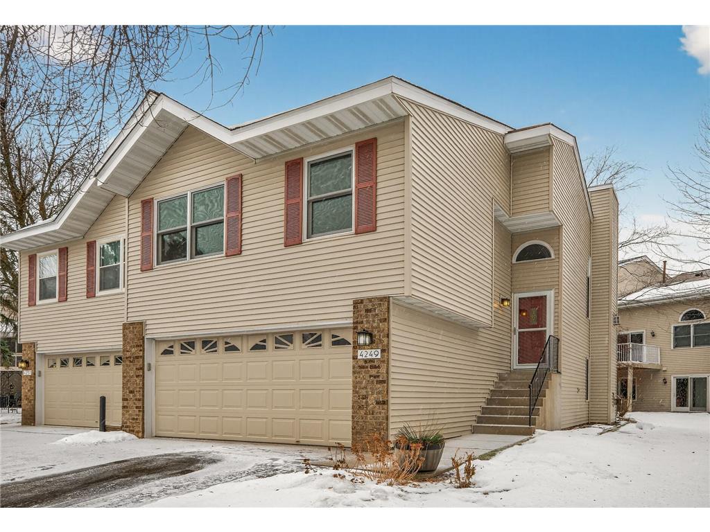 4249 Boulder Rdg Pt  