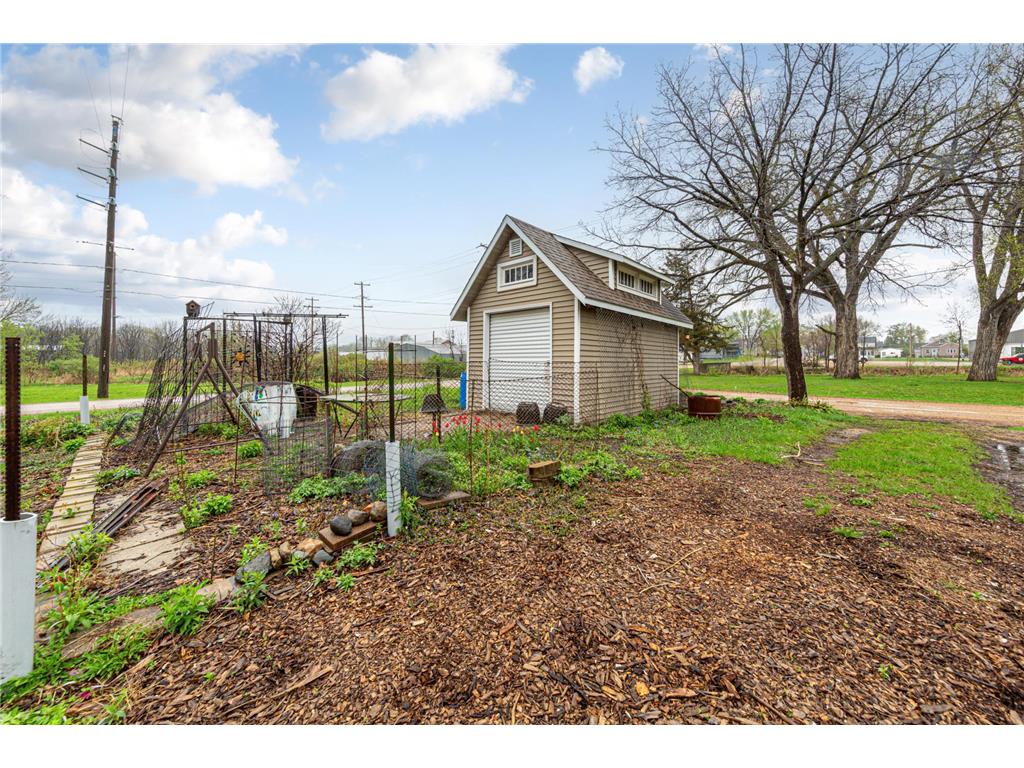 425 2nd Street S Waterville MN 56096 7061445 image1
