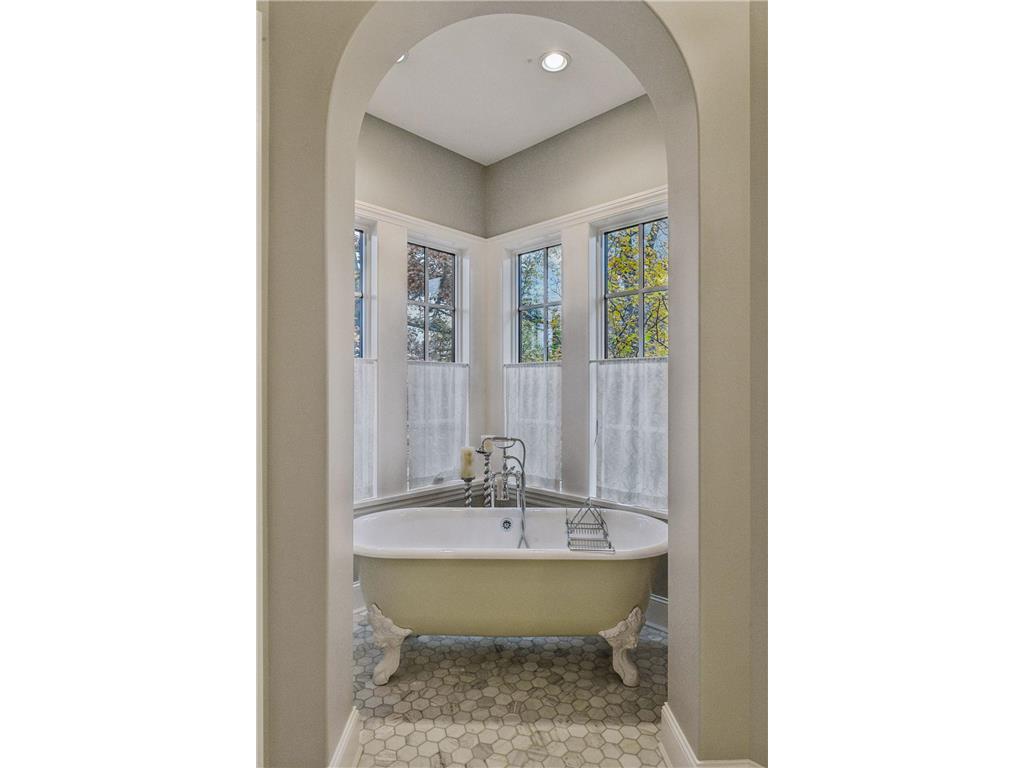 425 Carpenters Point Wayzata MN 55391 - Lake Minnetonka 7075969 image56