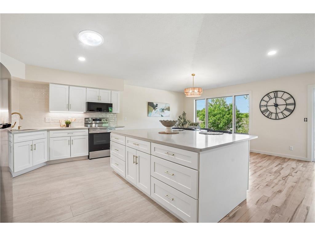 425 Crestview Drive S Maplewood MN 55119 7083829 image18