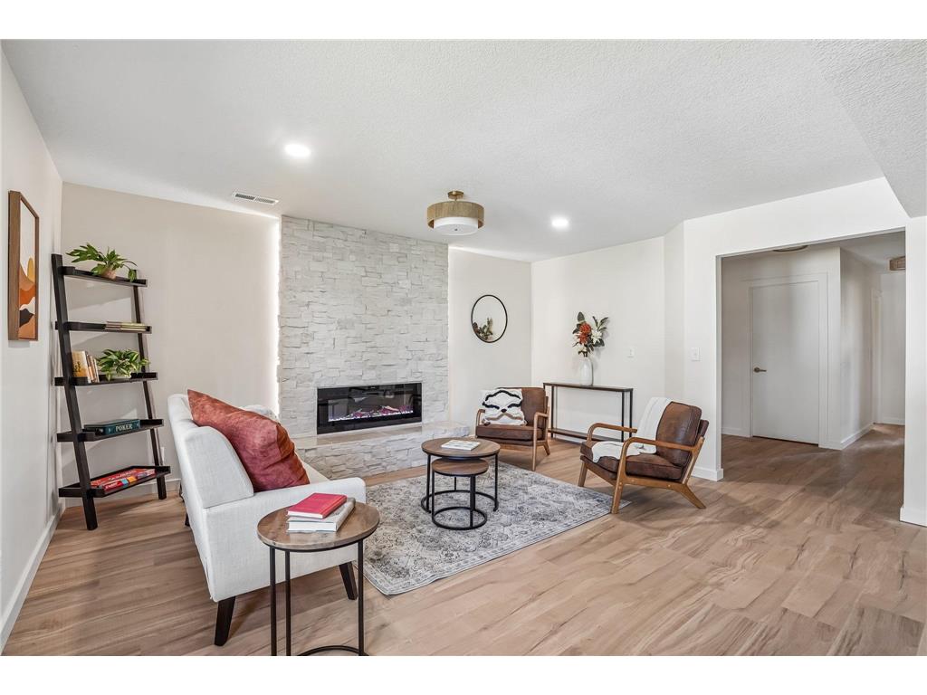 425 Crestview Drive S Maplewood MN 55119 7083829 image31