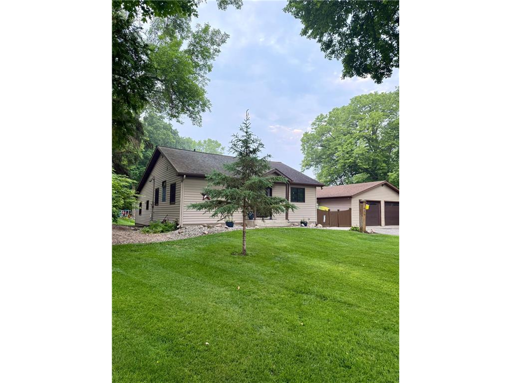 425 Shorewood Drive Detroit Lakes MN 56501 7039906 image1