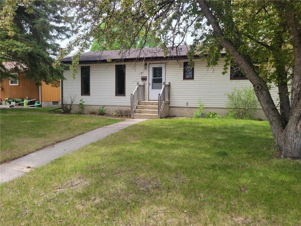 425 Spruce Avenue S Thief River Falls MN 56701 7083900 image1