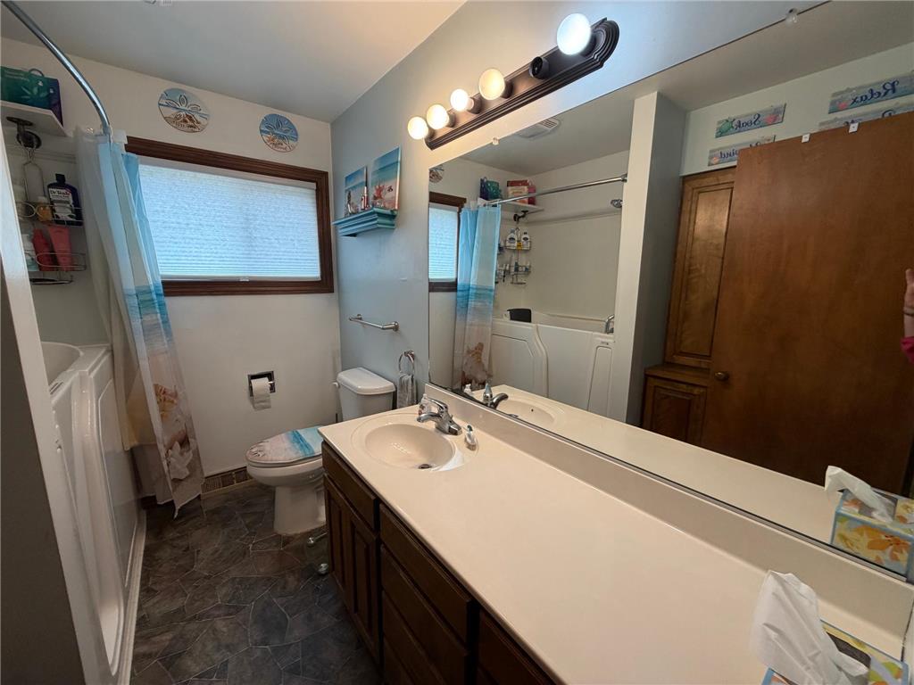 425 W Dodge Street Luverne MN 56156 7086298 image16
