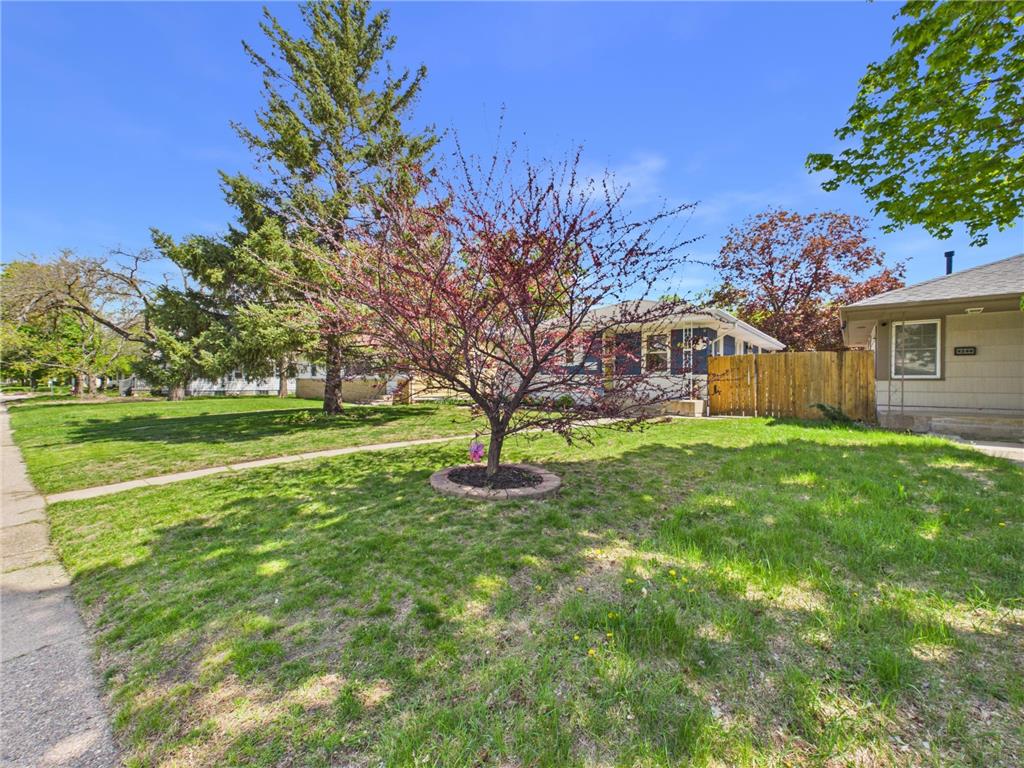 4250 Welcome Avenue N Crystal MN 55422 7070520 image2