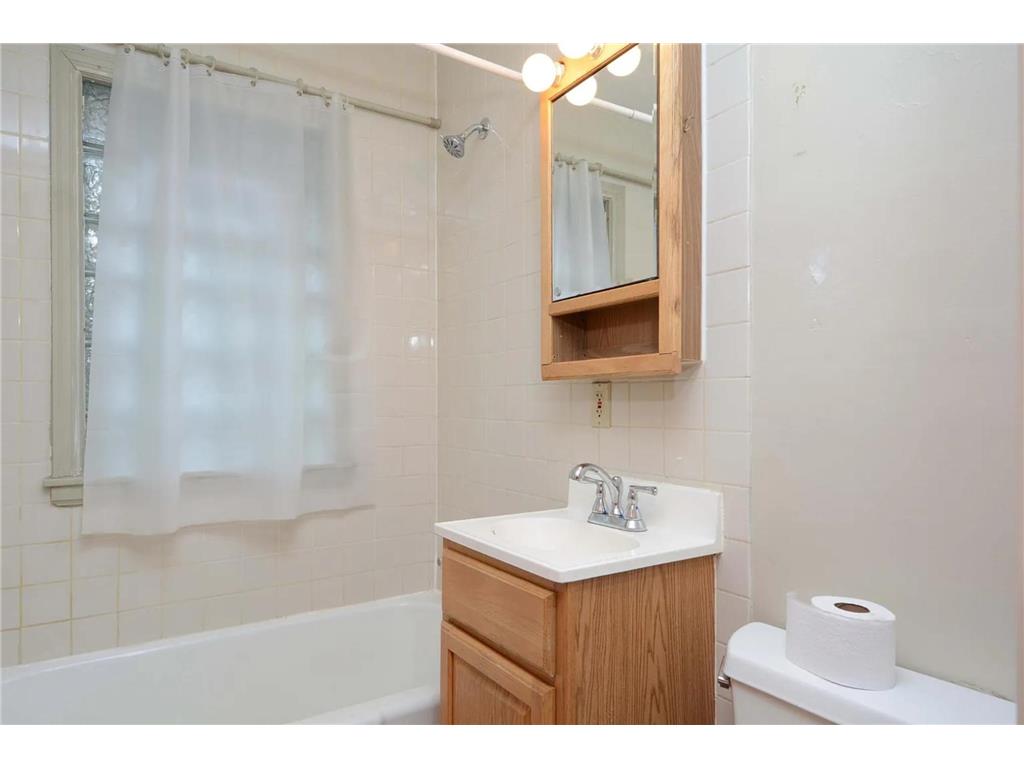 4255 Thomas Avenue N Minneapolis MN 55412 7105318 image13
