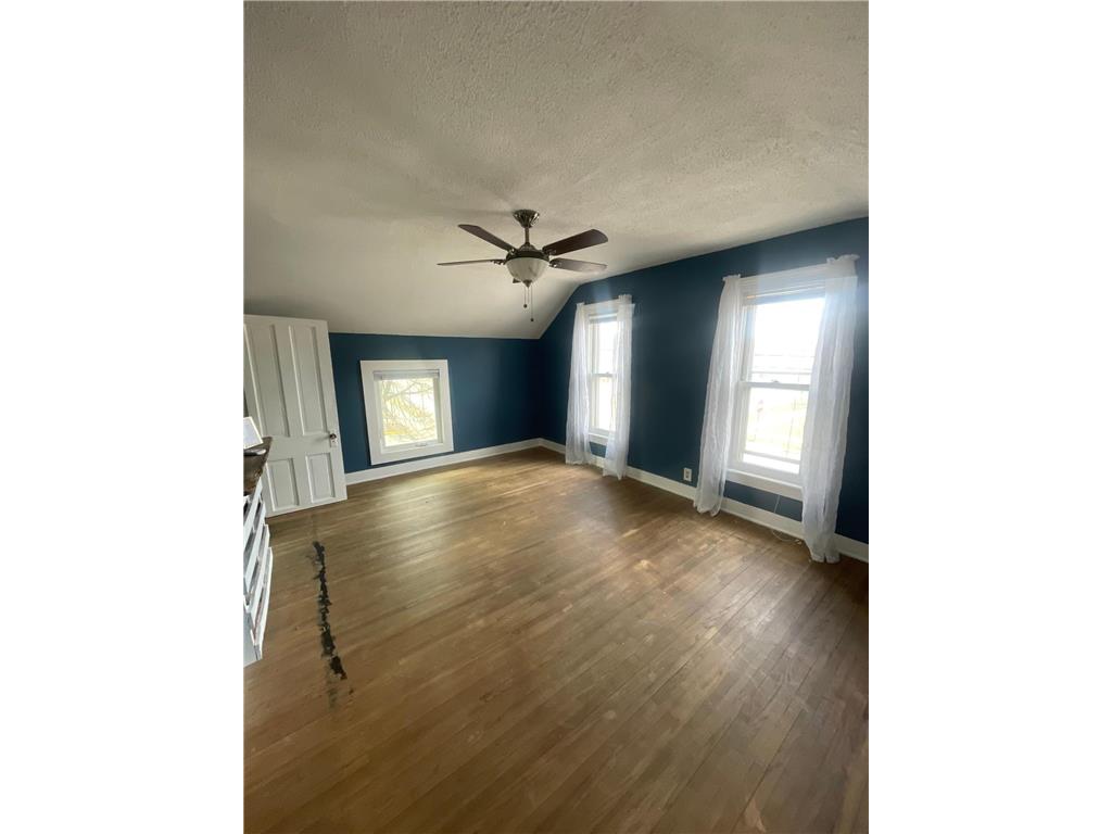 426 W 4th Street Winona MN 55987 7036886 image16