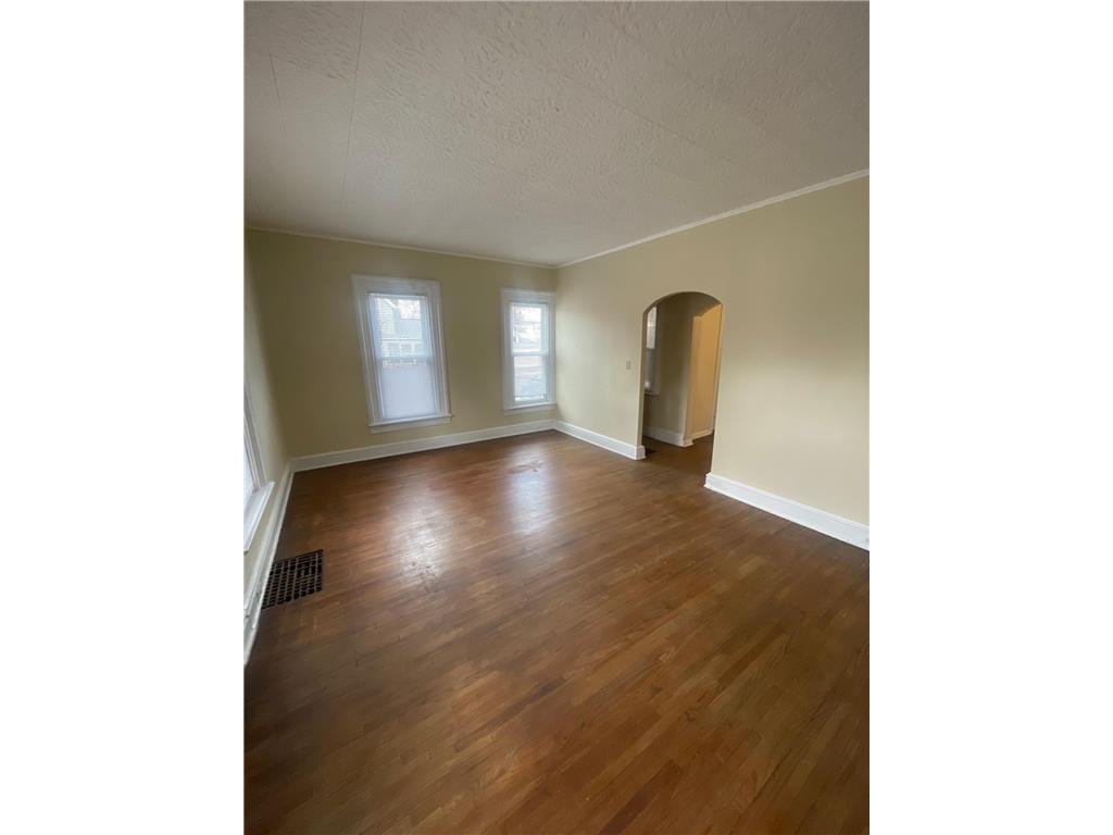 426 W 4th Street Winona MN 55987 7036886 image4