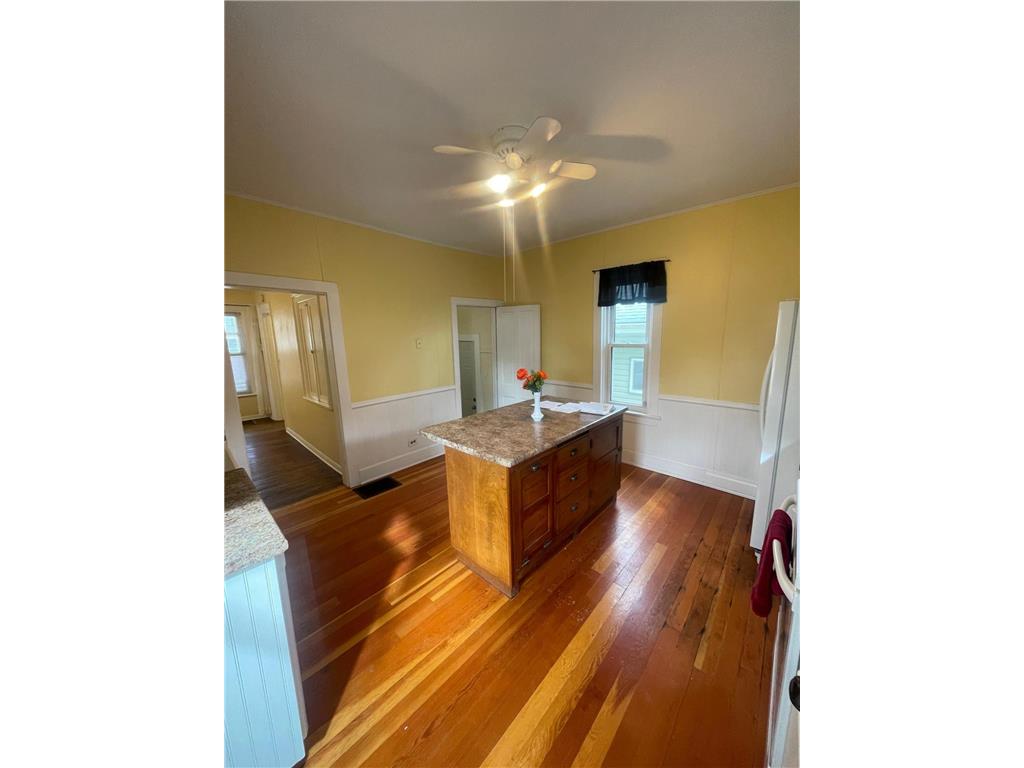 426 W 4th Street Winona MN 55987 7036886 image6