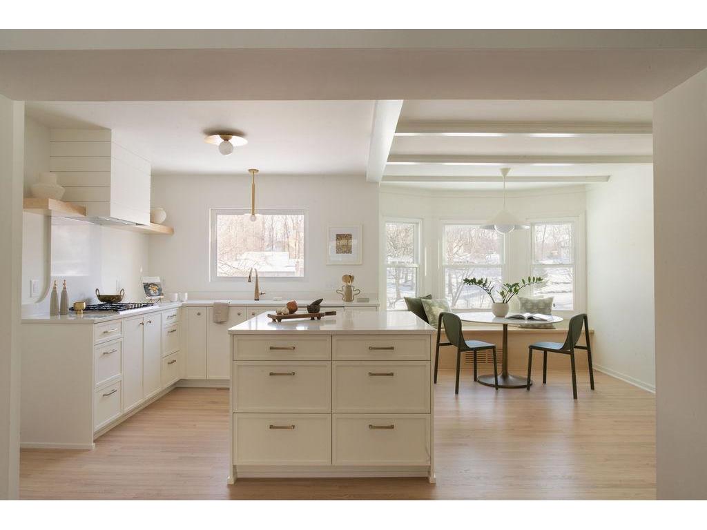 4261 Winchester Court Minnetonka MN 55345 7018342 image1