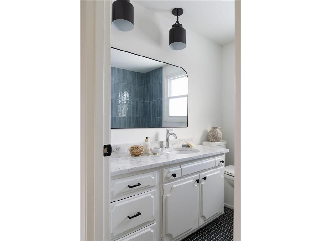 4261 Winchester Court Minnetonka MN 55345 7018342 image24