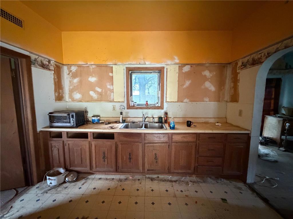 427 Cedar Avenue Westbrook MN 56183 7095865 image12