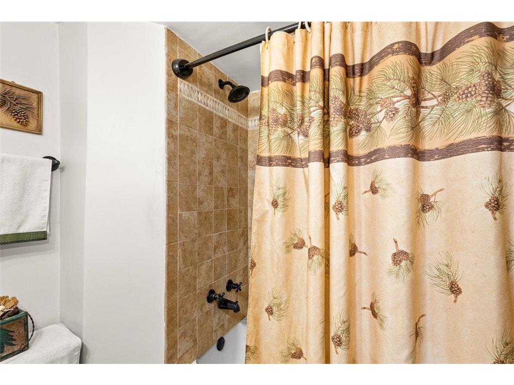 427 N 63rd Avenue W Duluth MN 55807 7083747 image21
