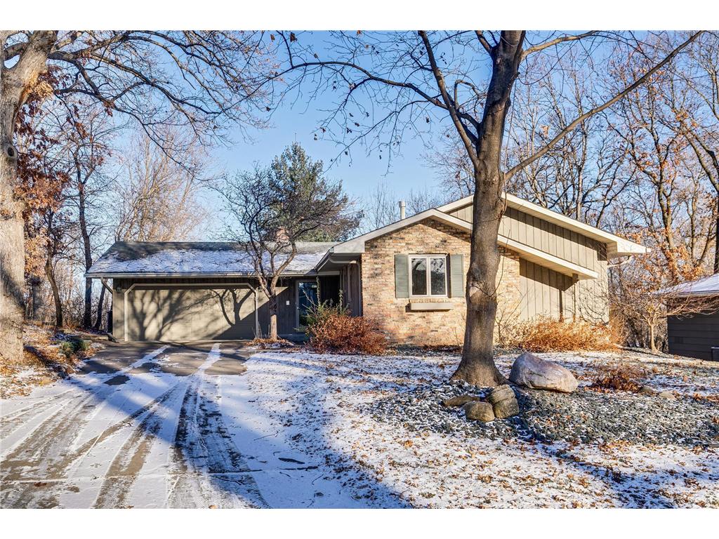 4274 Brigadoon Drive Shoreview MN 55126 - Snail 6639883 image1