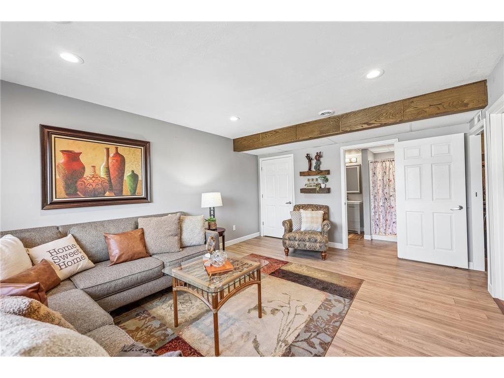 4275 Hanrehan Lake Boulevard Savage MN 55378 7058096 image14