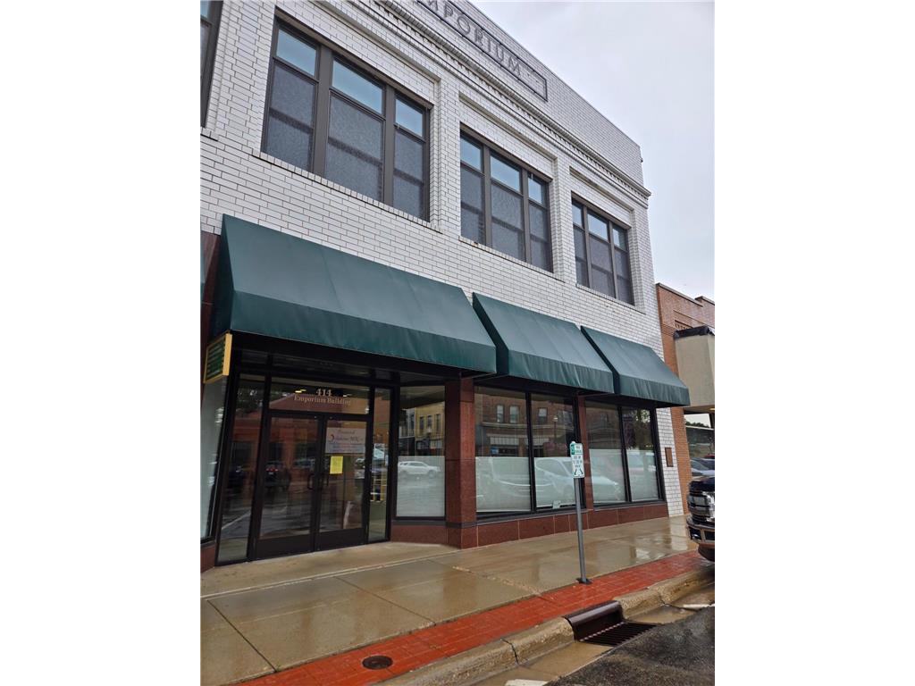 428 Central Avenue N Faribault MN 55021 6793818 image1