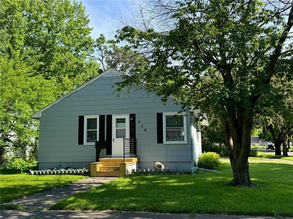 428 E 11th Street Fairmont MN 56031 6548240 image1