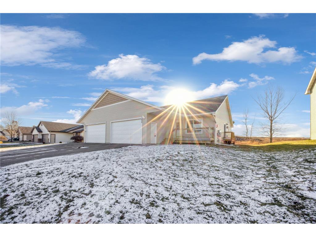 428 E Cheyenne Street Roberts WI 54023 6469781 image1