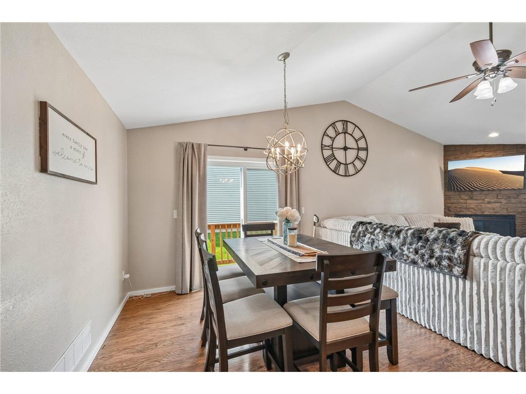428 E Cheyenne Street Roberts WI 54023 7096303 image11