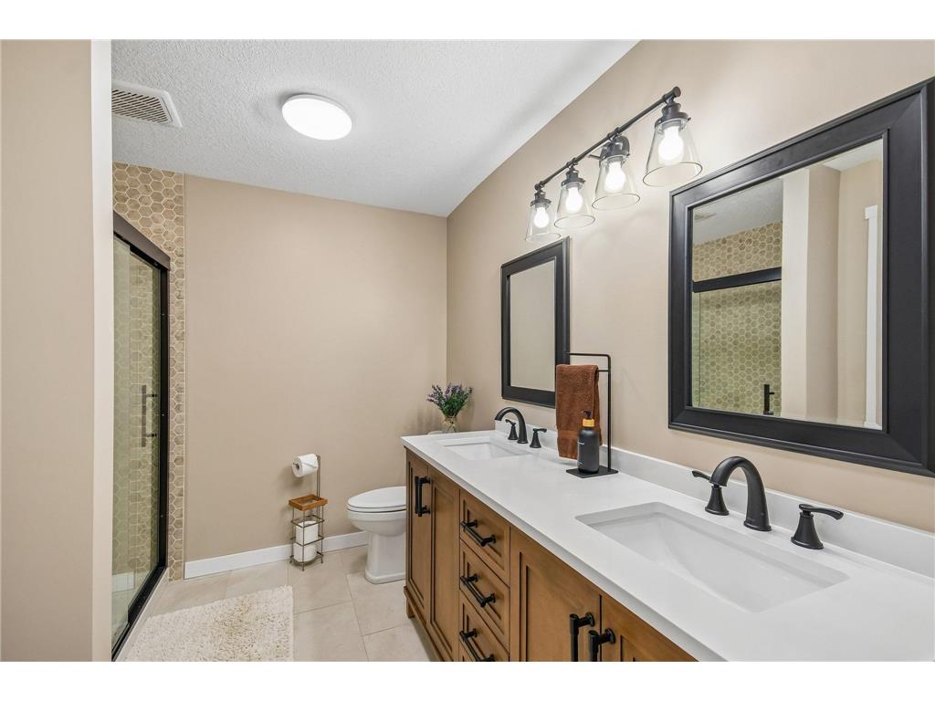 428 E Cheyenne Street Roberts WI 54023 7096303 image23
