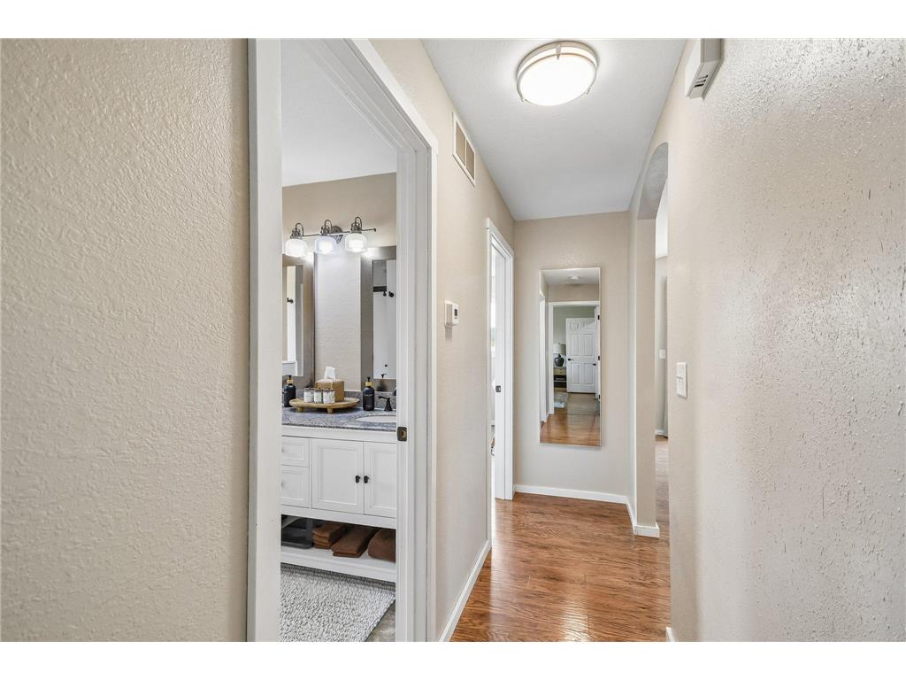 428 E Cheyenne Street Roberts WI 54023 7096303 image34
