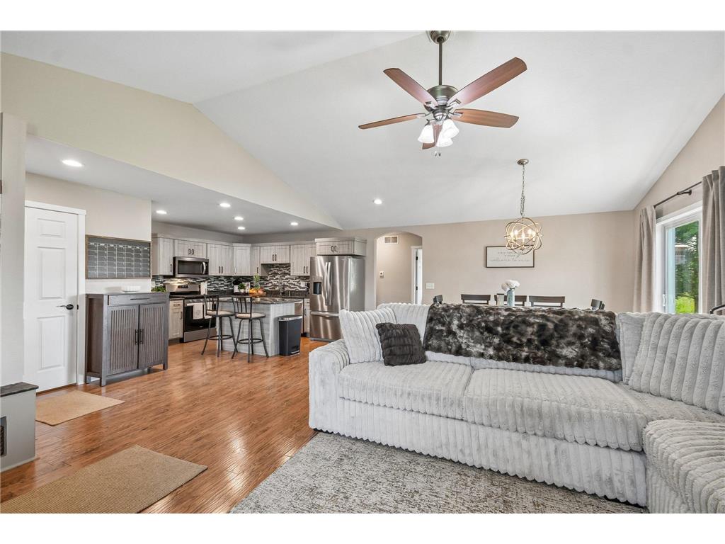 428 E Cheyenne Street Roberts WI 54023 7096303 image7