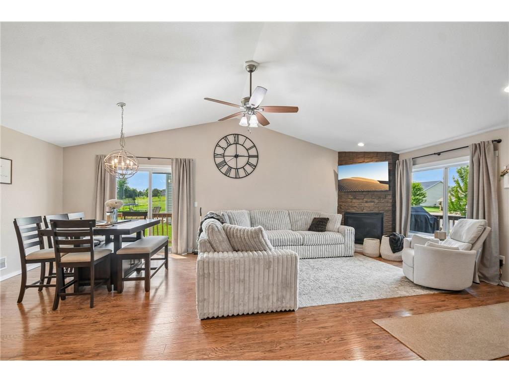 428 E Cheyenne Street Roberts WI 54023 7096303 image8