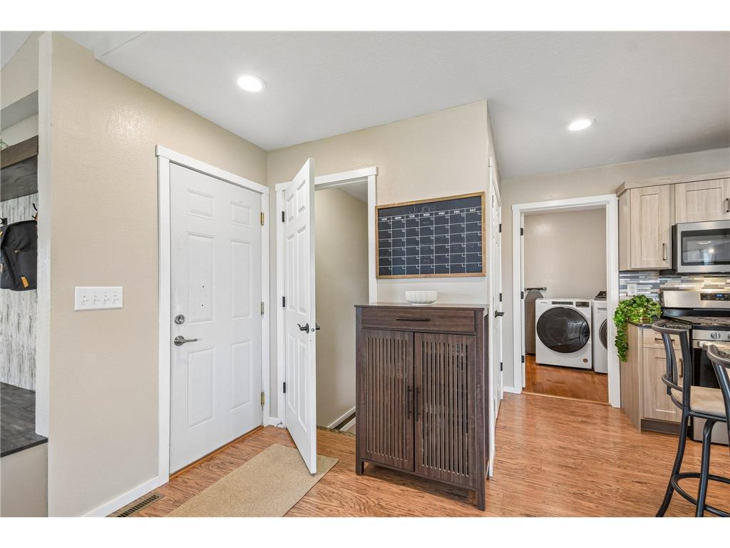 428 E Cheyenne Street Roberts WI 54023 7096303 image9