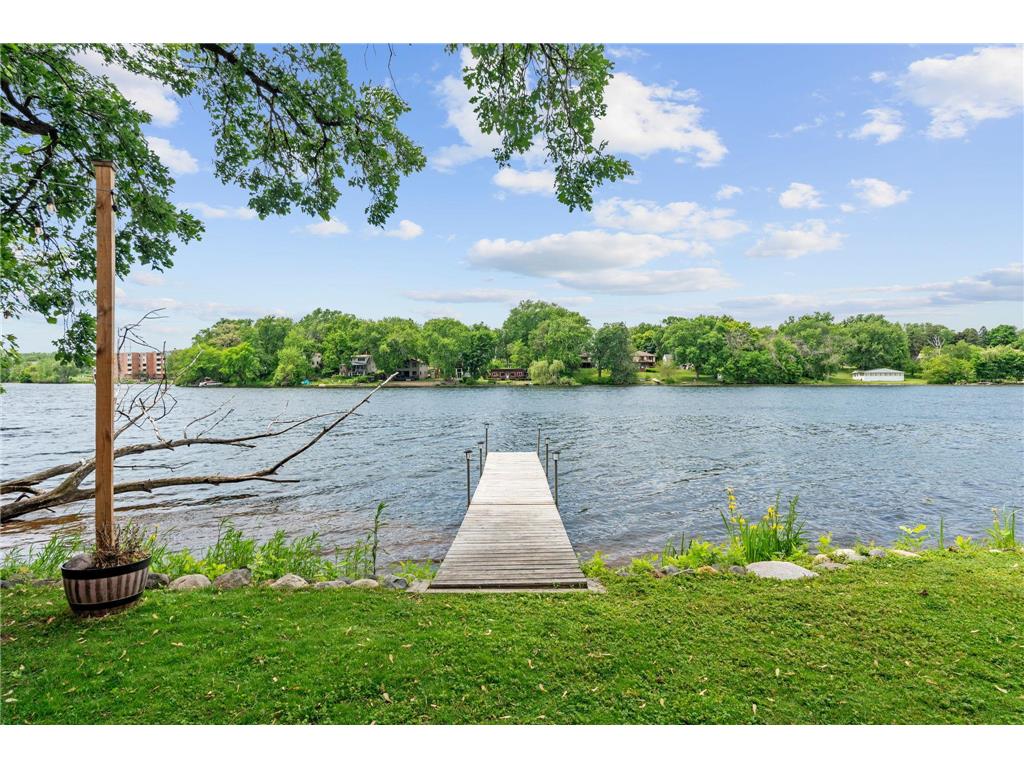 428 Glenbrook Avenue N Oakdale MN 55128 - Tanners 7087489 image1