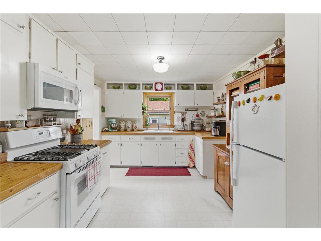 428 N Gorman Street Blue Earth MN 56013 7078216 image2