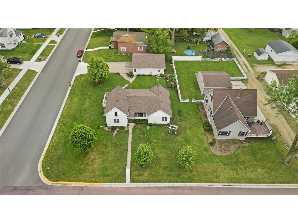 428 N Gorman Street Blue Earth MN 56013 7078216 image32