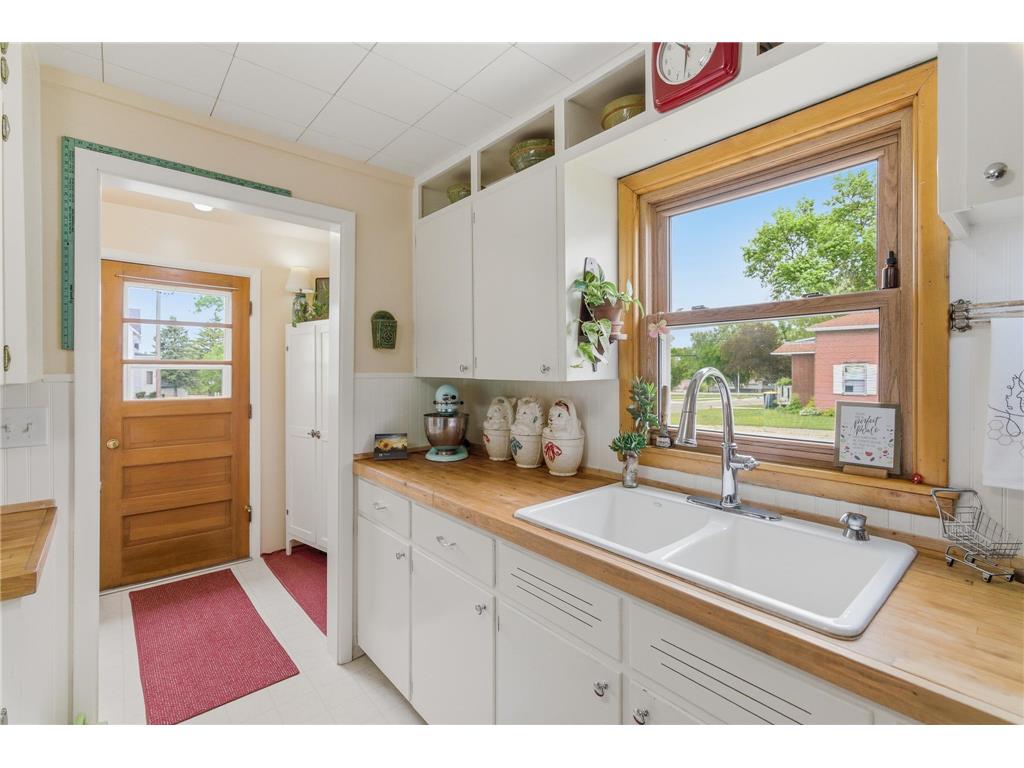 428 N Gorman Street Blue Earth MN 56013 7078216 image5