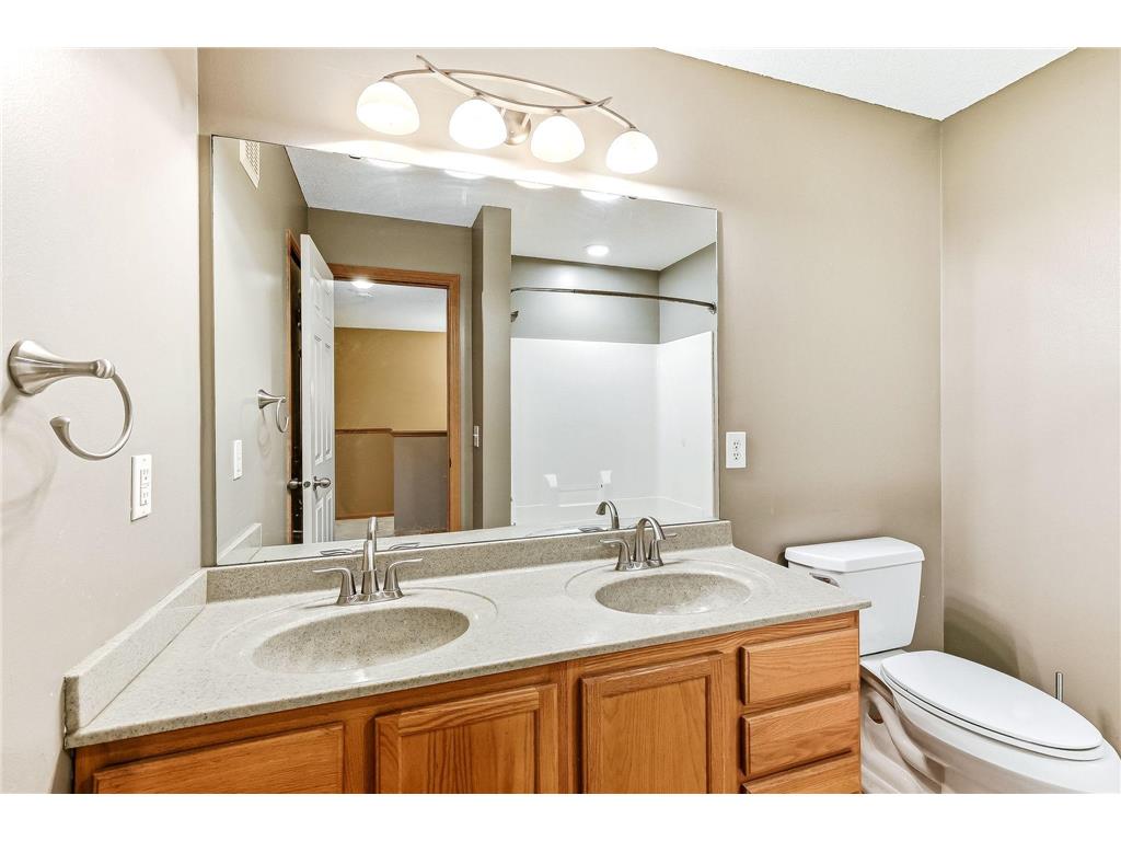 428 Willoughby Way W Minnetonka MN 55305 7110785 image19