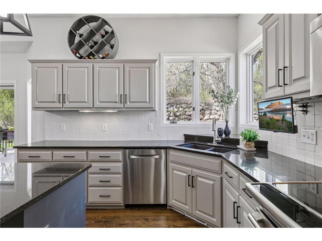 4287 Hawksbury Circle Eagan MN 55123 7057070 image23