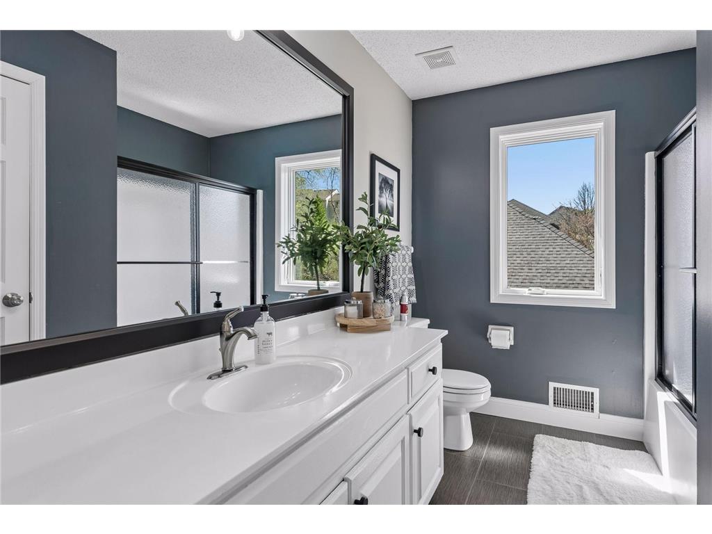 4287 Hawksbury Circle Eagan MN 55123 7057070 image42