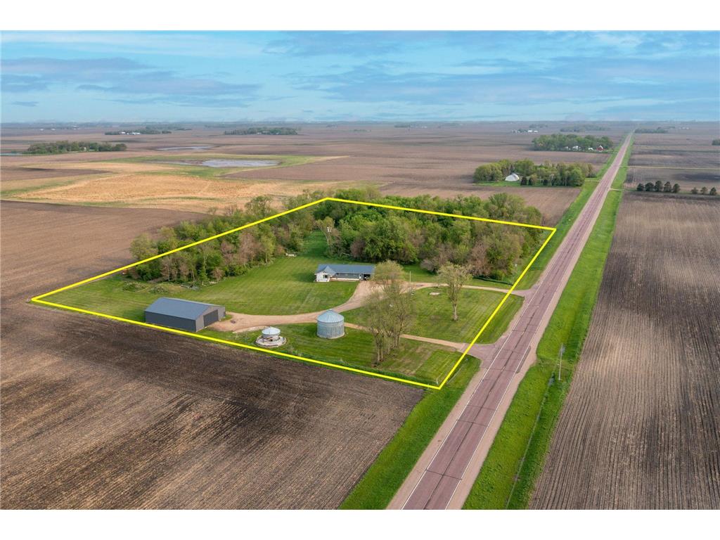 429 180th Avenue Ceylon MN 56121 6371410 image1