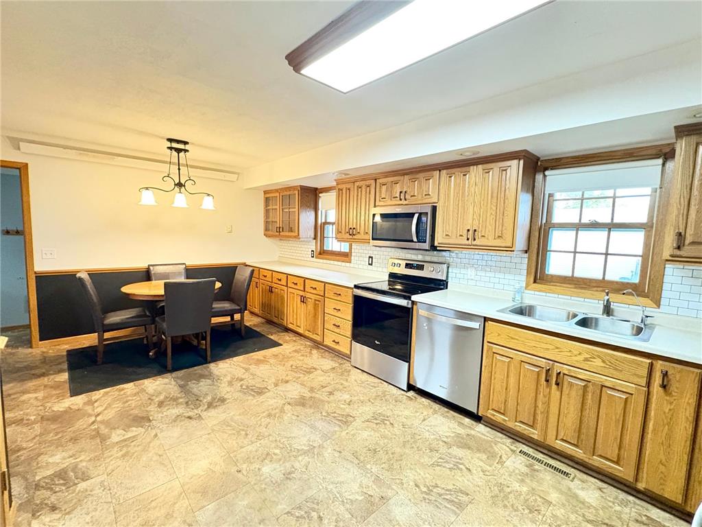 429 E Rooney Avenue Appleton MN 56208 6798359 image10