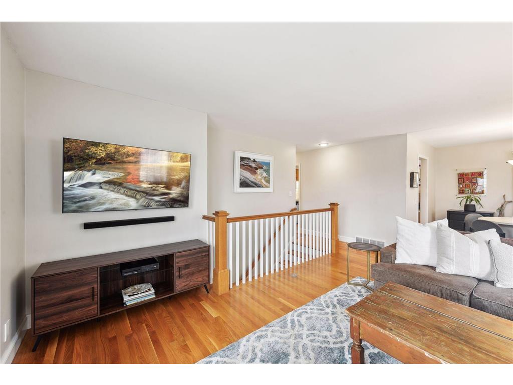 429 Rice Street E, Wayzata, MN, 55391 MLS 6503362 Edina Realty