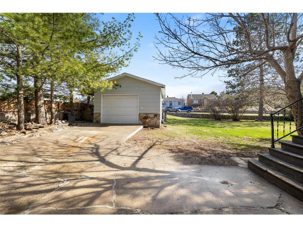429 S 4th Avenue E Ely MN 55731 7064870 image51